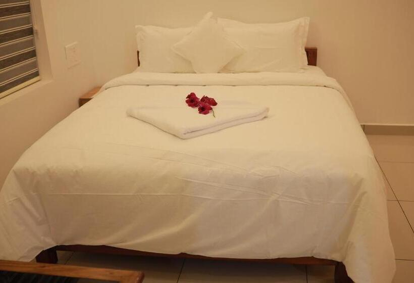패밀리 룸, Humblebee Retreat Tattekkad