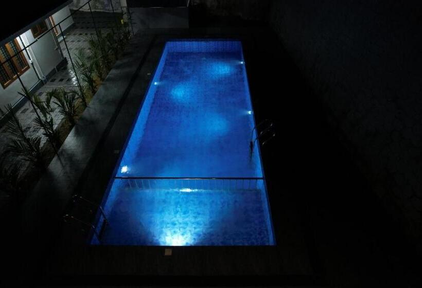 패밀리 룸, Humblebee Retreat Tattekkad