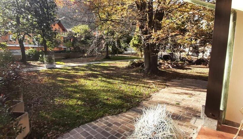 Семейный Номер Вид на Сад, Villa Paradis B&b
