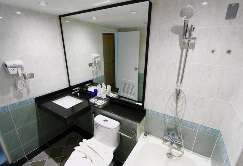 سوییت خانوادگی, Coco Beach Hotel Jomtien Pattaya