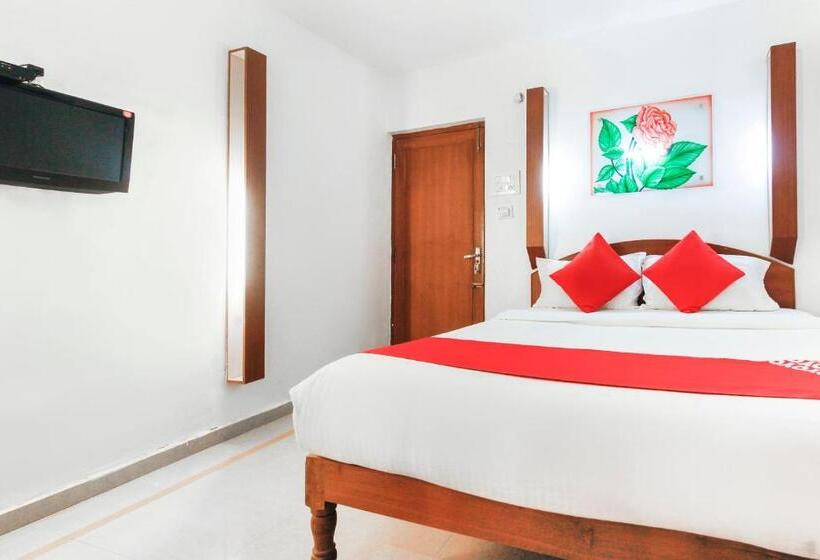 트리플 클래식 룸, Oyo R.k.s Sampath Lakshmi Lodge