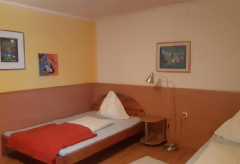 Четырехместный Номер Стандарт, Pension Persch