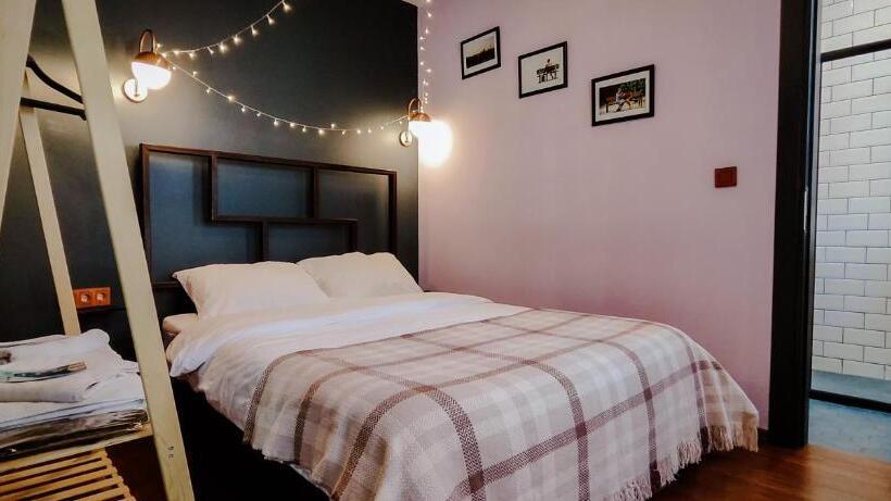 标准间, Hostel Le Banc
