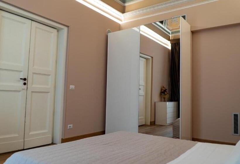 آپارتمان 1 خوابه با بالکن, Duca Di Sarro Le Suites