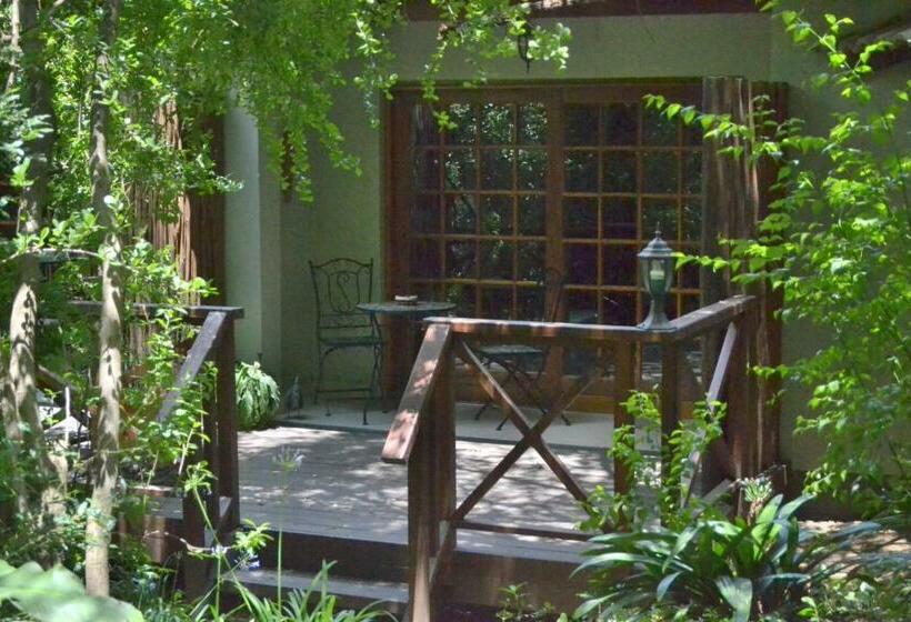 سوییت لوکس, Lydall Wild Tranquil Garden Suites
