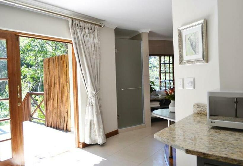 سوییت لوکس, Lydall Wild Tranquil Garden Suites