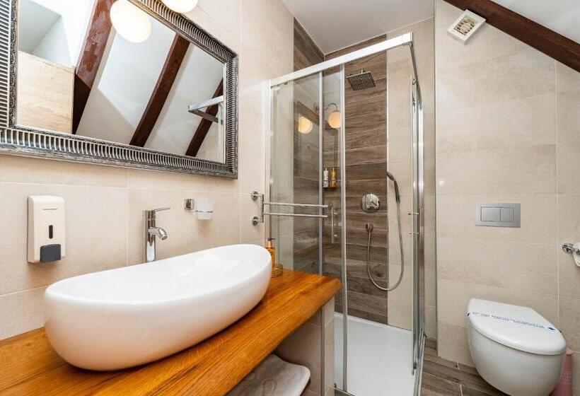 اتاق سوپریور با چشم‌انداز باغ, B&b Villa Sumrak Plitvica Rooms