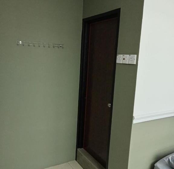 اتاق اکونومی, Seri Intan Tampin