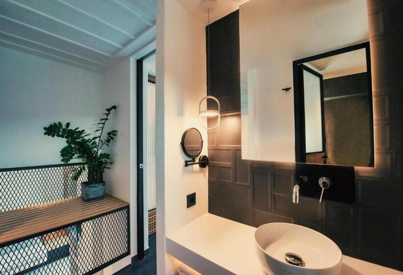 سوئیت با چشم‌انداز, Semeli Coast Mykonos, Curio Collection By Hilton