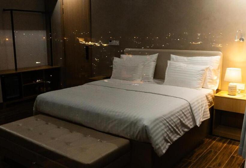 اتاق لوکس با تخت بزرگ, Diora Hotel Pleiku By Hos