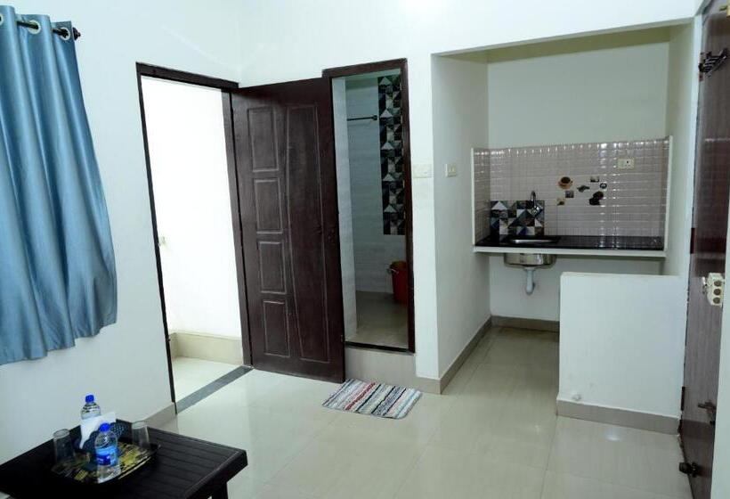 家庭间, Aradhya Inn Deralakatte