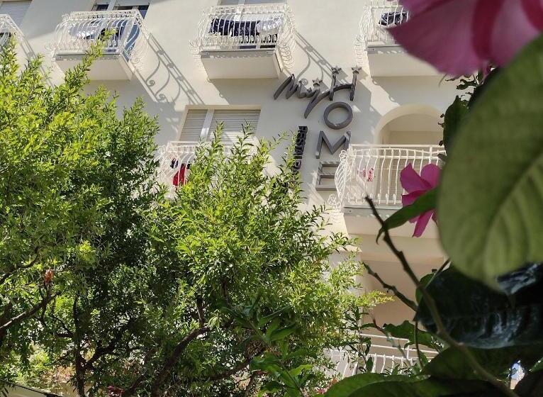 اتاق استاندارد سه نفره, My Home