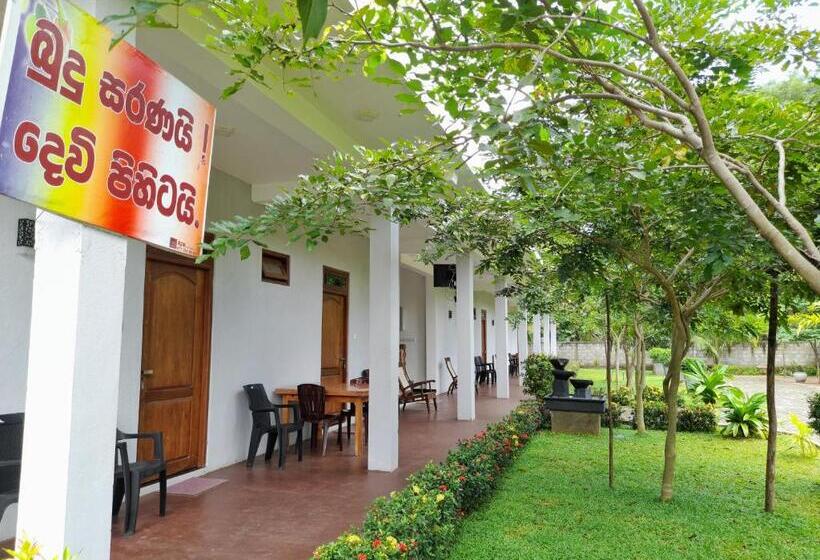 اتاق اکونومی, Sanhida Polonnaruwa
