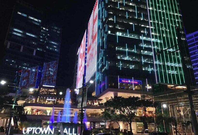استودیو استاندارد با چشم‌انداز استخر, One Uptown Residence Bgc