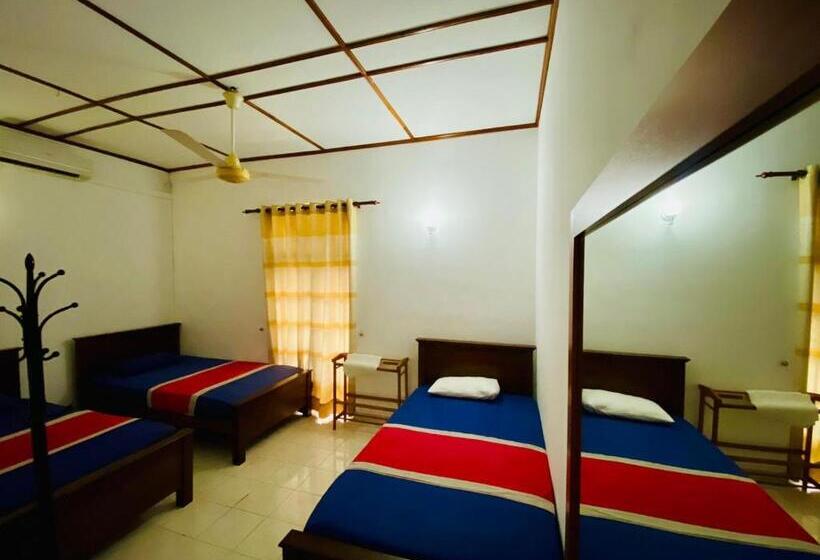 اتاق راحتی سه تخته, Punchi Walawwa Holiday Bungalow