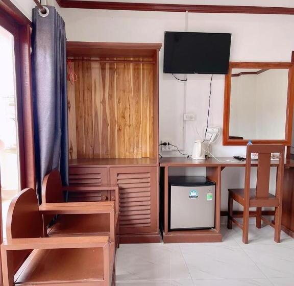 Номер Deluxe с Балконом, Vangvieng Sisavang Mountain View