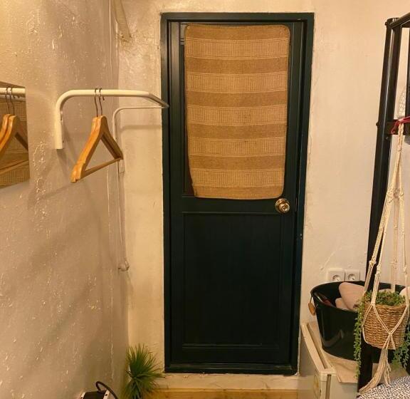 Economy Quadruple Room, Space Ara