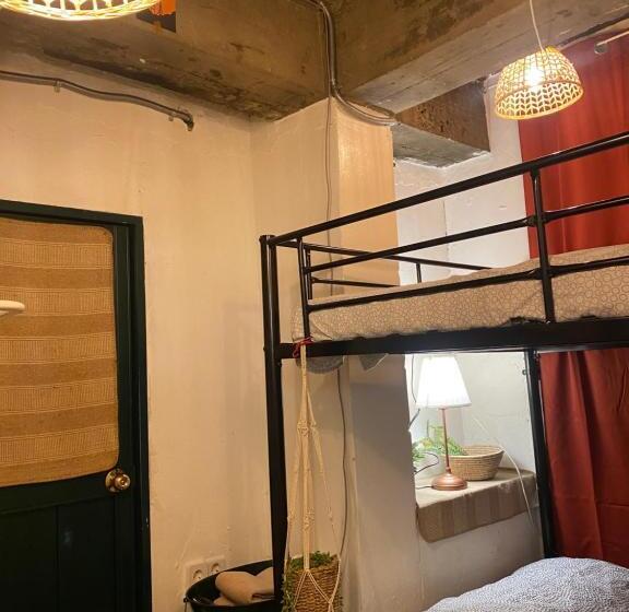 Economy Quadruple Room, Space Ara