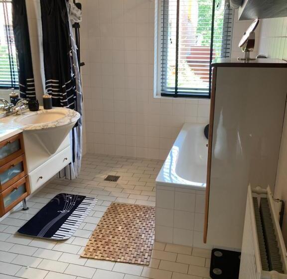 اتاق استاندارد با چشم‌انداز باغ, Charming Rooms With Free Parking