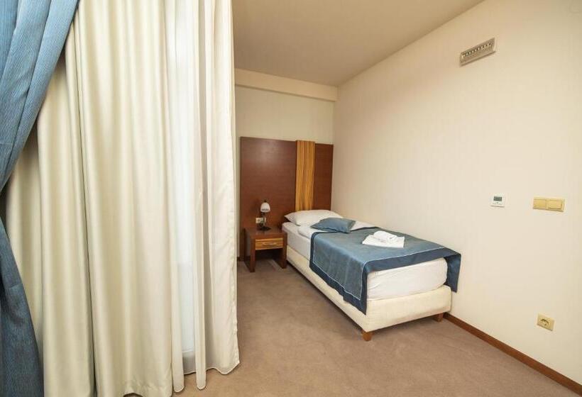 اتاق استاندارد یک نفره, Etno Selo Stanišići Hotel Ras