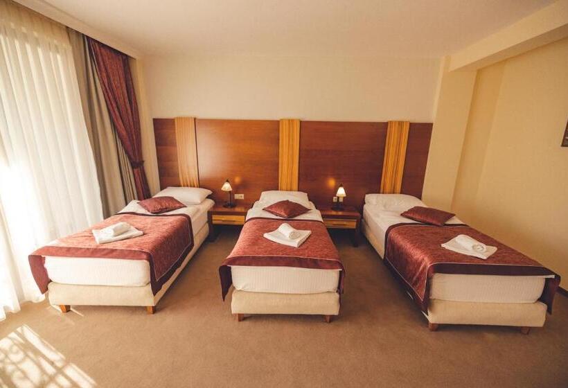 اتاق استاندارد سه نفره, Etno Selo Stanišići Hotel Ras