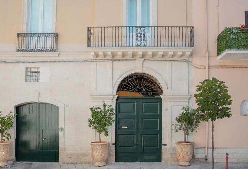 Люкс, Palazzo Matteo