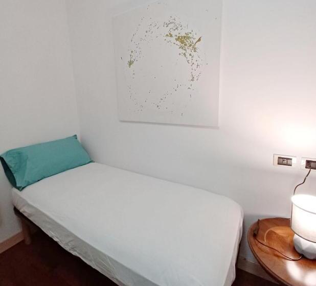 اتاق استاندارد یک نفره, Valentina Rooms