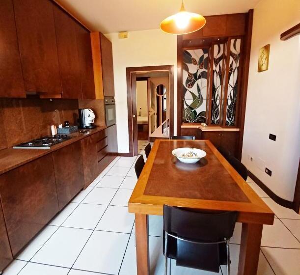 اتاق استاندارد یک نفره, Valentina Rooms