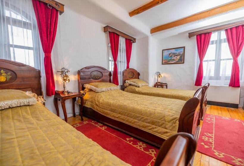 اتاق کلاسیک سه تخته, Etno Selo Stanišići Hotel Pirg