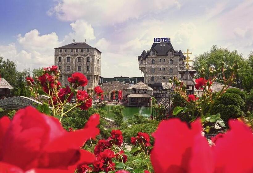 اتاق استاندارد سه نفره, Etno Selo Stanišići Hotel Pirg