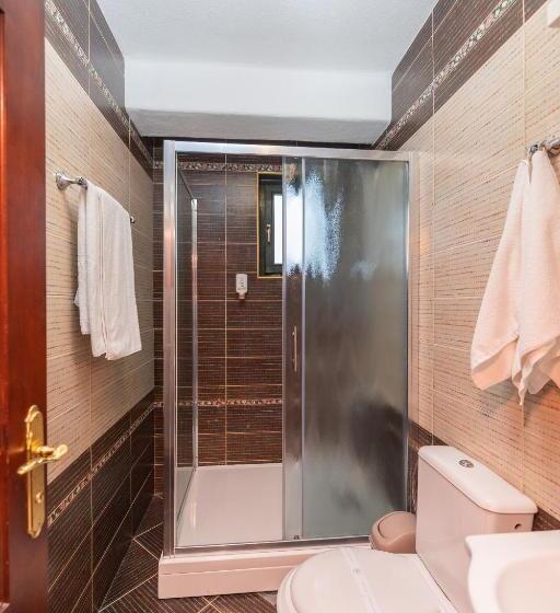 اتاق استاندارد سه نفره, Etno Selo Stanišići Hotel Pirg