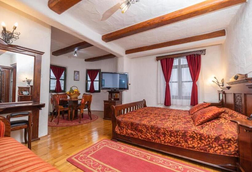 اتاق استاندارد سه نفره, Etno Selo Stanišići Hotel Pirg