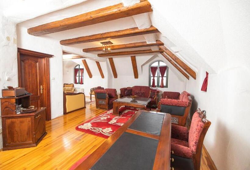 سوییت خانوادگی, Etno Selo Stanišići Hotel Pirg