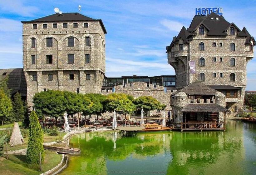 سوییت خانوادگی, Etno Selo Stanišići Hotel Pirg