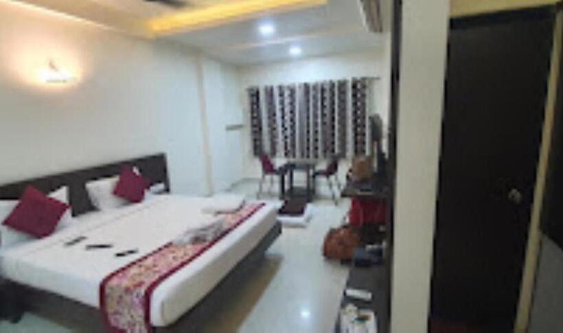 Номер Economy, The Hotel Relax , Kankavli