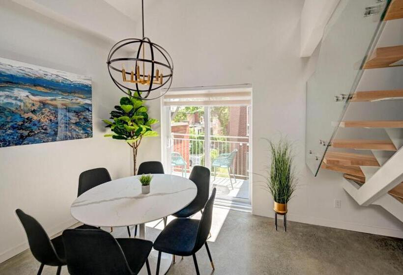 1 Bedroom Penthouse Apartment, Tripmontreal 301