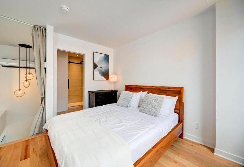 1 Bedroom Penthouse Apartment, Tripmontreal 301