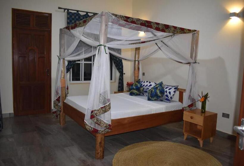 Номер Deluxe с Балконом, Kilimanjaro Accommodation