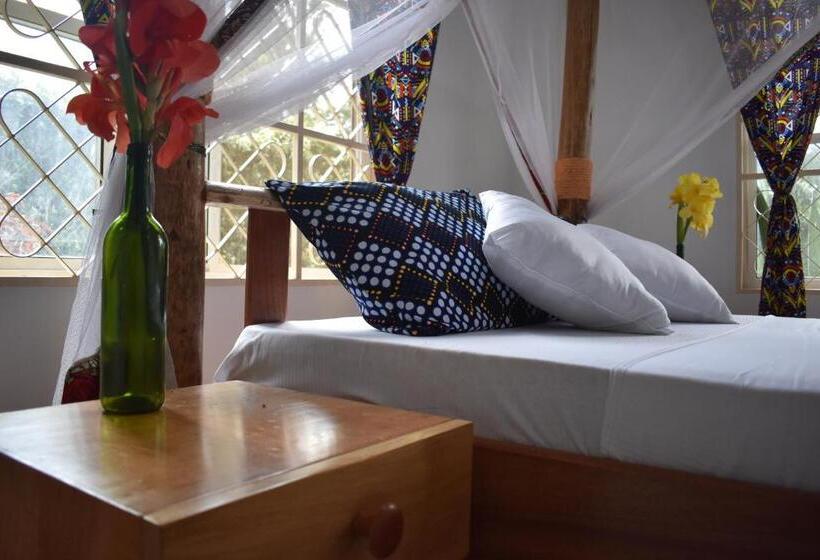 Номер Deluxe Вид на Сад, Kilimanjaro Accommodation