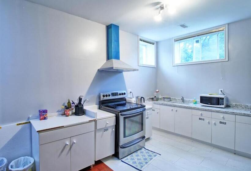חדר דלוקס, Bright Basement & Private Bathroom, Free Parking