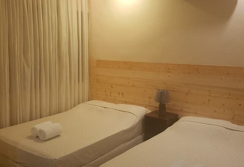 4인용 스탠다드 룸, Aliria Bed And Breakfast