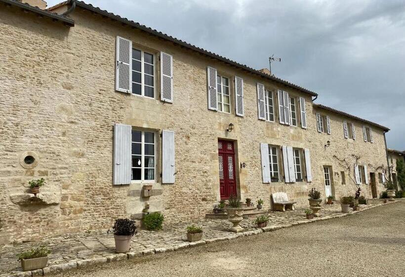 Номер Стандарт с Террасой, Logis De La Mélissière
