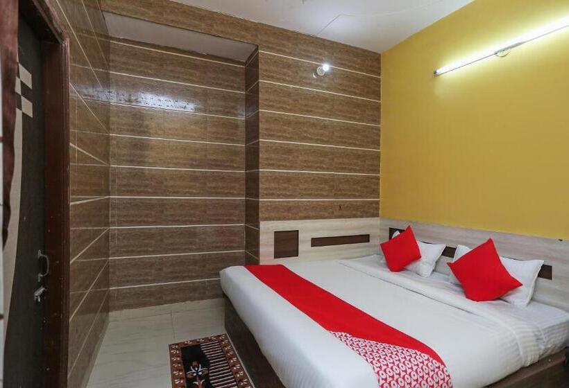 اتاق کلاسیک سه تخته, Flagship Hotel Owish
