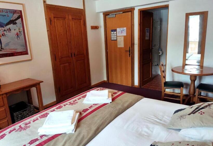 Номер Стандарт с Балконом, Epicéa Lodge Hôtel