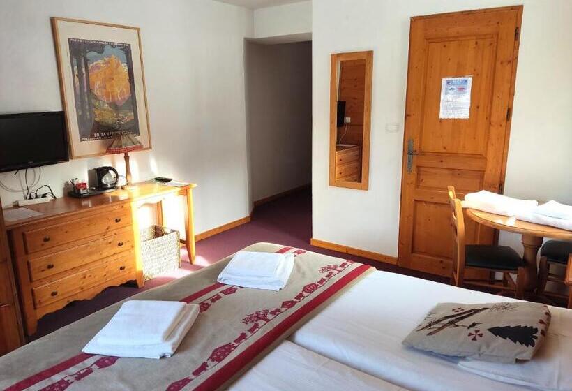 Номер Стандарт с Балконом, Epicéa Lodge Hôtel
