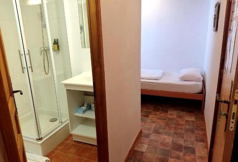 Номер Стандарт Трехместный, Epicéa Lodge Hôtel