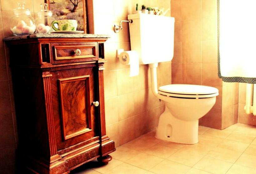 Quarto Estandar Banheiro Compartilhado, B&b Cascina Santa Gavi
