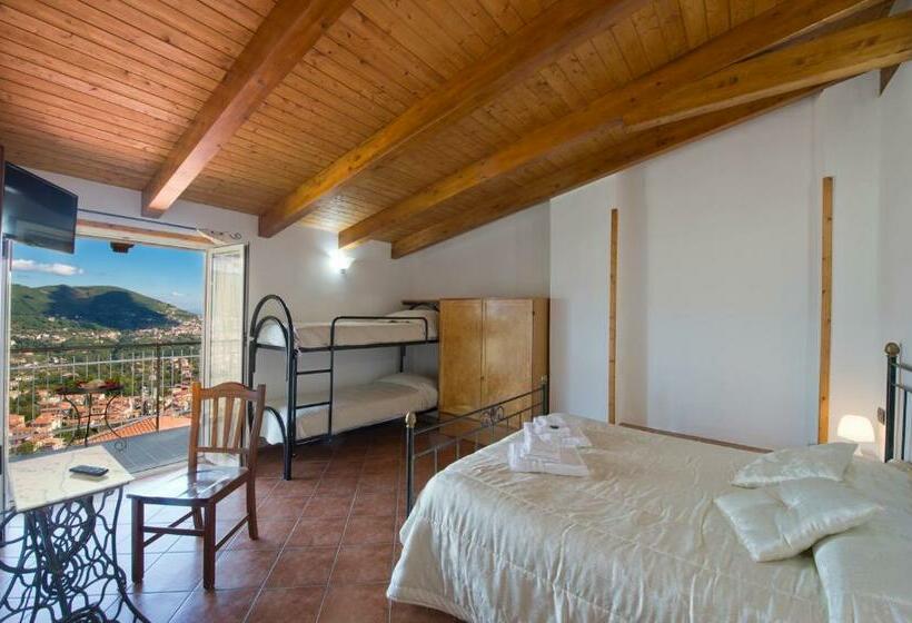 Quarto Quadruple Standart com Varanda, Valle Degli Dei