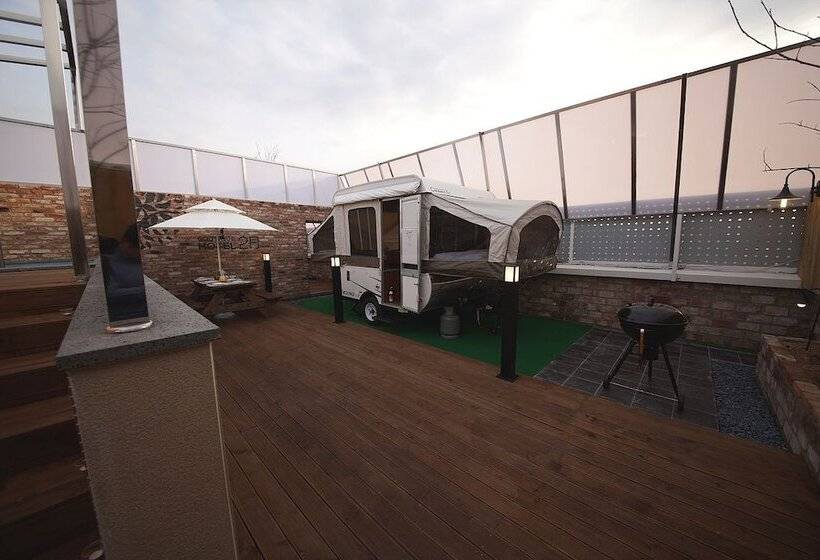 سوئیت پریمیوم, February Hotel Apsan