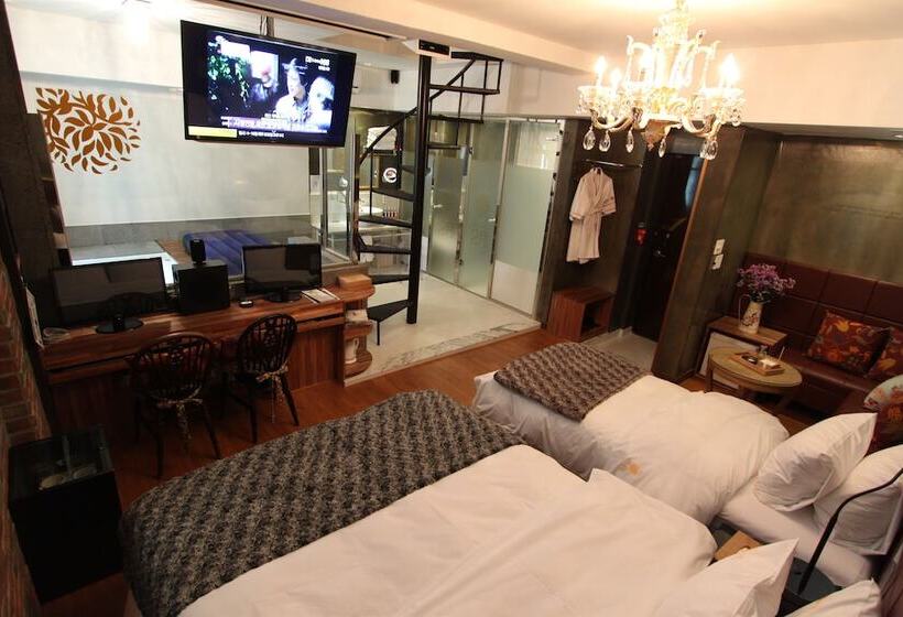 سوئیت پریمیوم, February Hotel Apsan